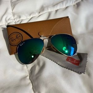 Ray-Ban Polarized Green flash lens aviators RB3025